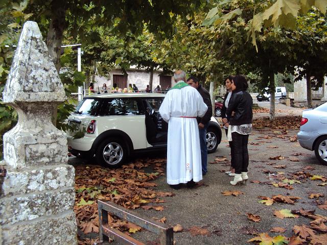 125- Padre a benzer um carro.jpg